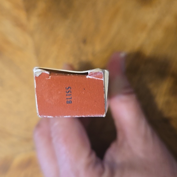 Almay Stay Smooth Anti-Chap Lip Color - Set Of 5 - Picture 4 of 10